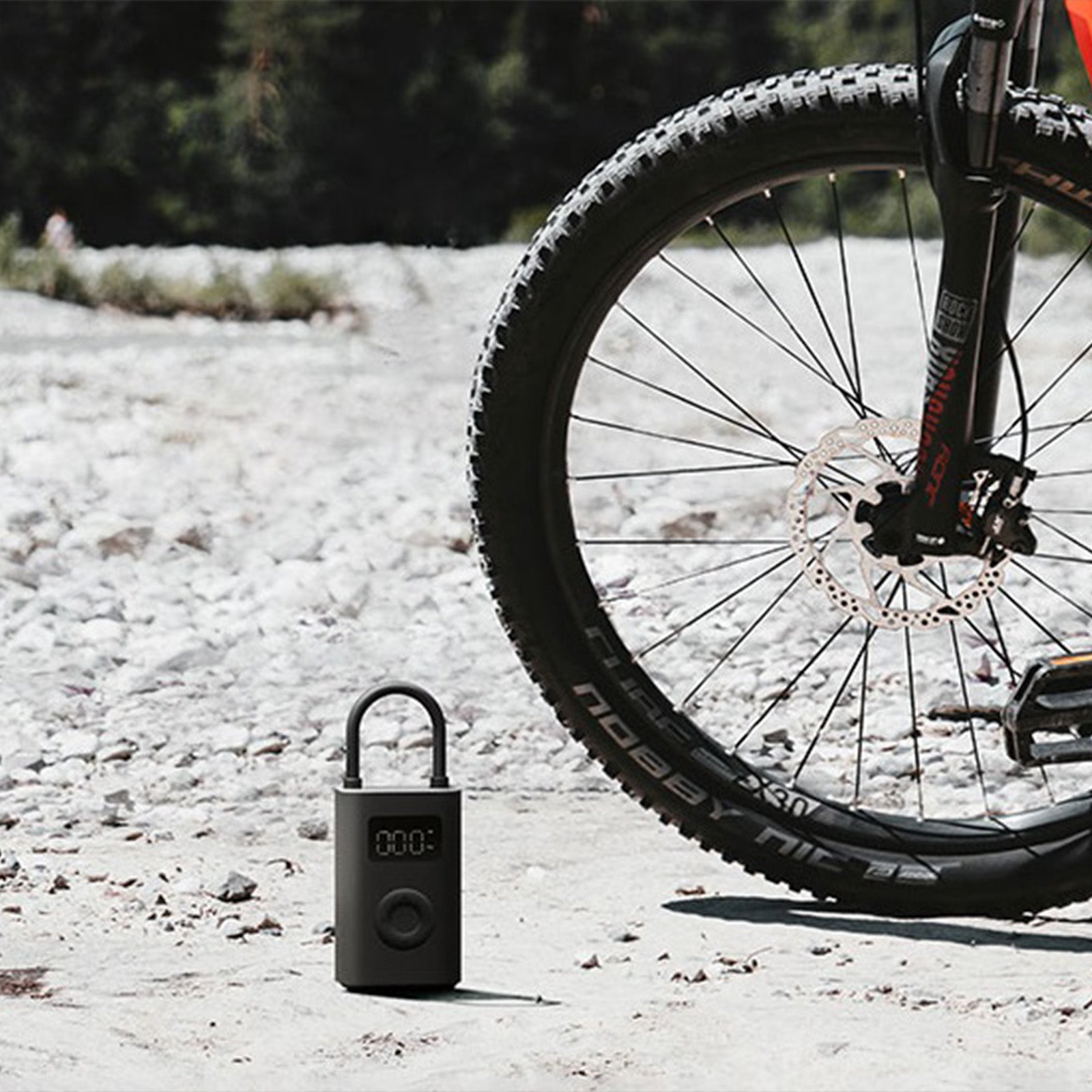 Xiaomi Portable Electric Air Pump Air Compressor 2